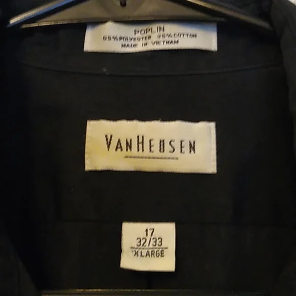 Van Heusen dress shirts ( 2) - Picture 4 of 4